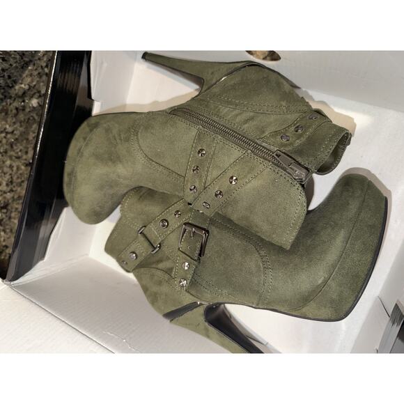 Guess G by GUESS Deeka Green Suede Ankle Boot Heels Studded Buckle Size 7 - Picture 4 of 7